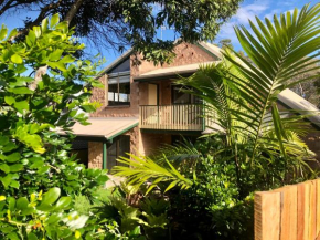 Bluff Road Beach House, Emerald Beach